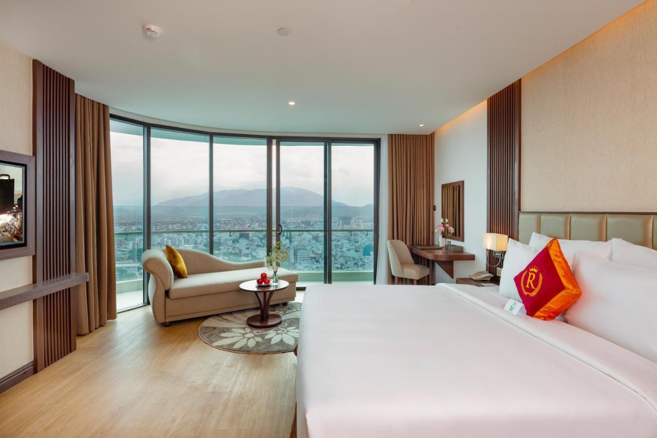 Regalia Gold Hotel Nha Trang Exterior photo Executive Suite