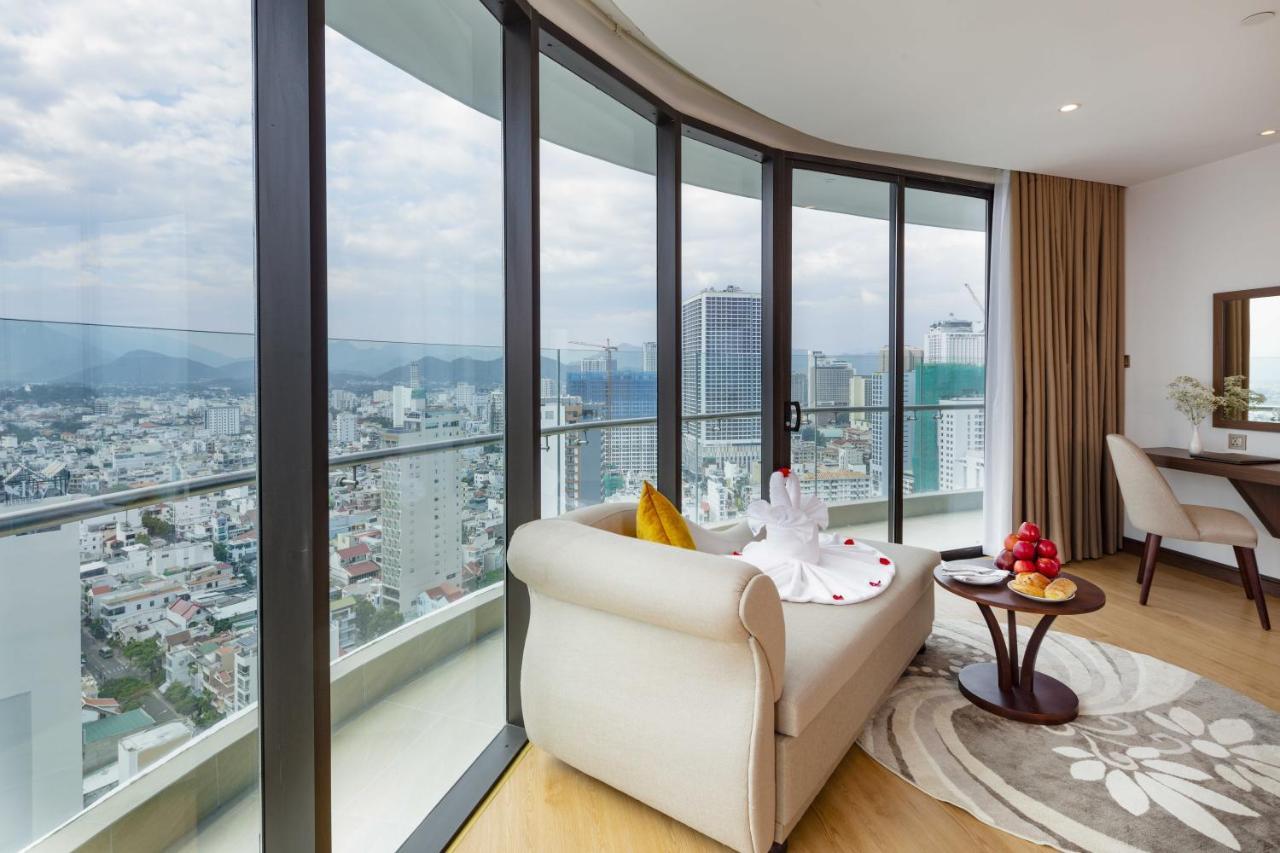Regalia Gold Hotel Nha Trang Exterior photo A suite at the hotel