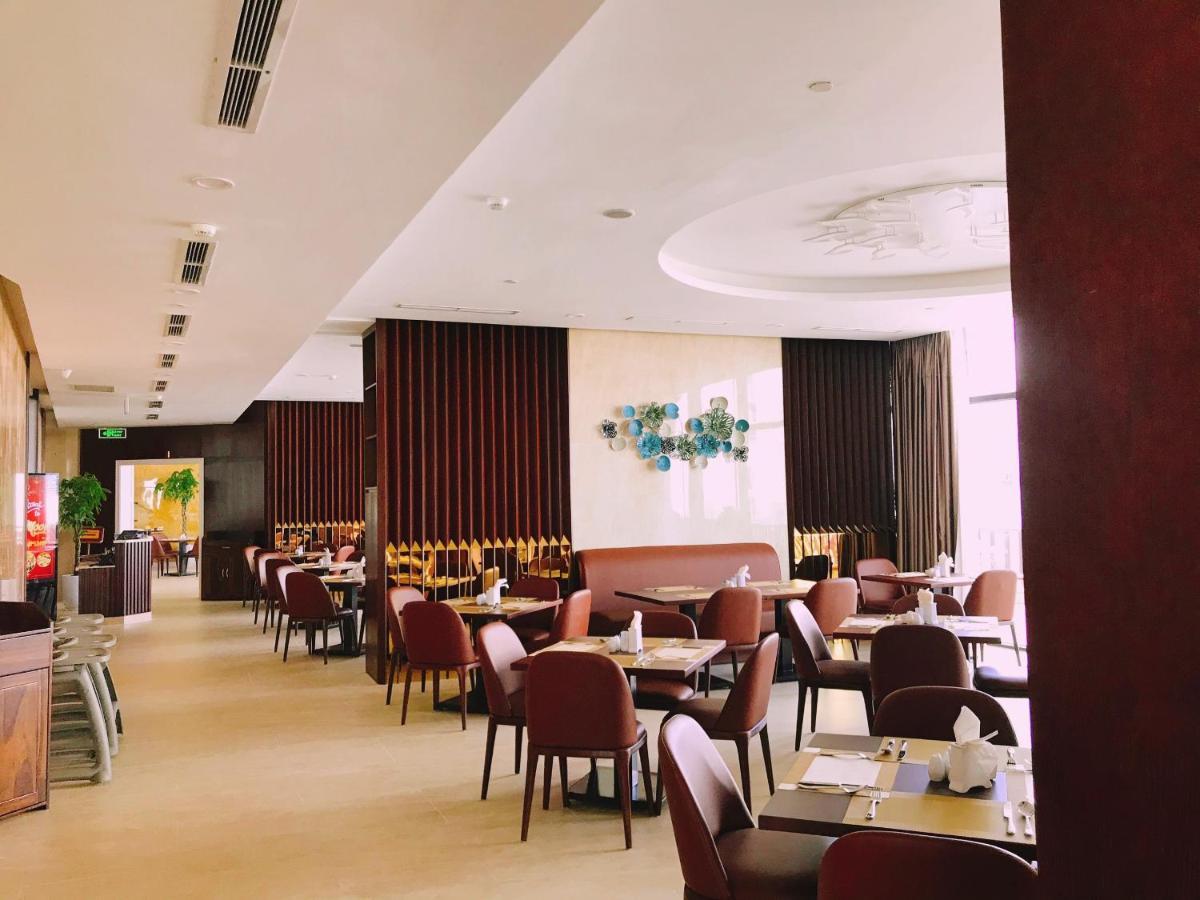 Regalia Gold Hotel Nha Trang Exterior photo The interior of the lounge
