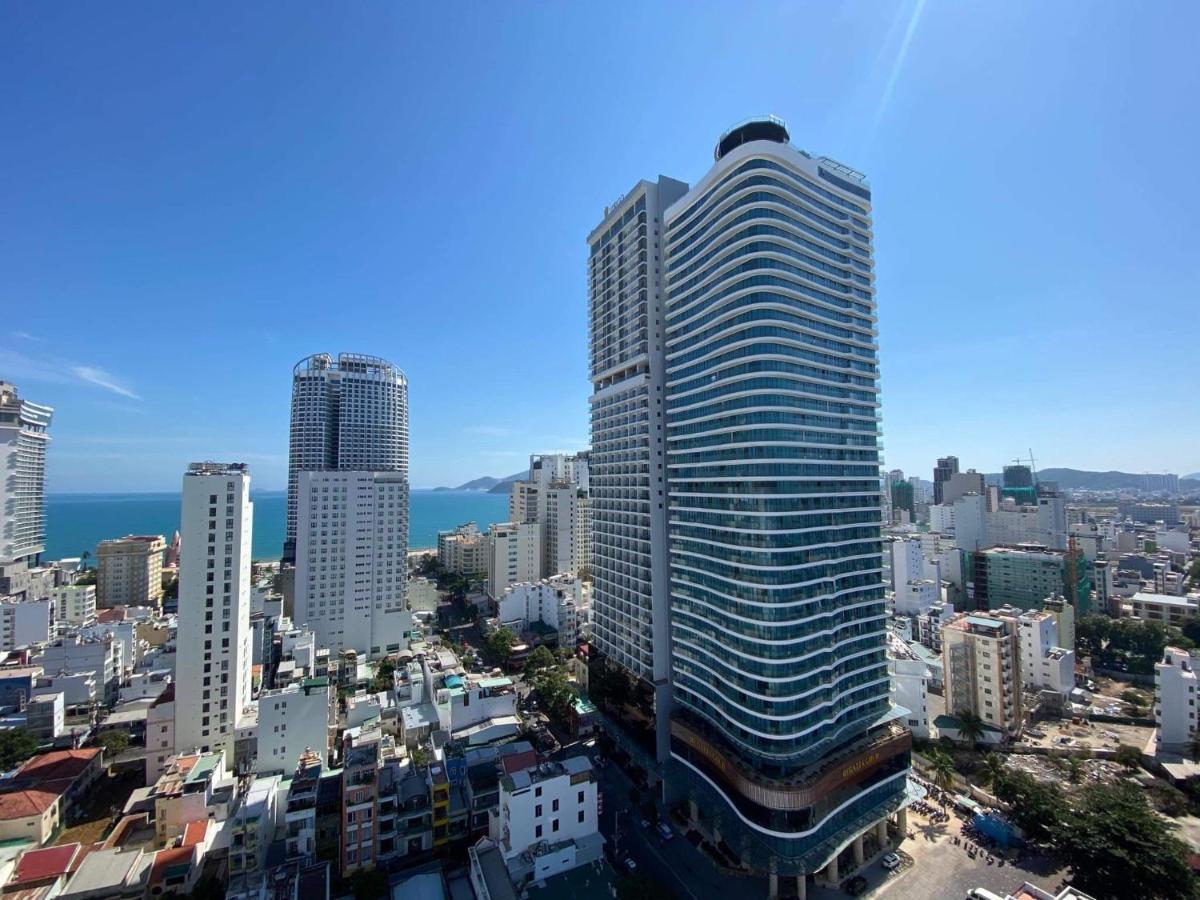 Regalia Gold Hotel Nha Trang Exterior photo Nha Trang skyline